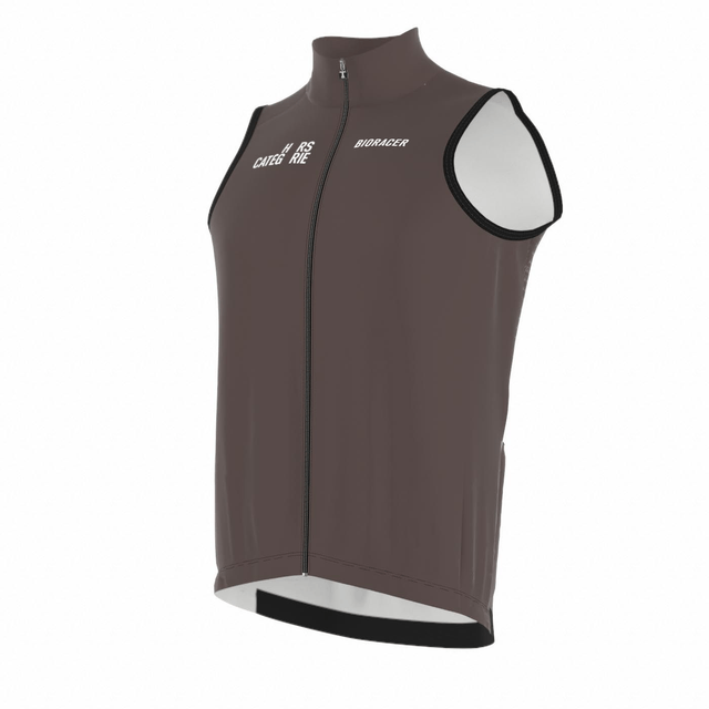 Grand Tour 2026 with vest